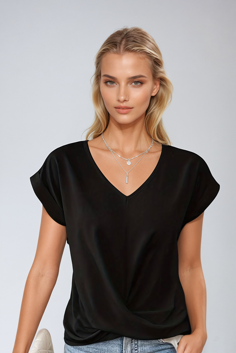 Elara | V-neck top